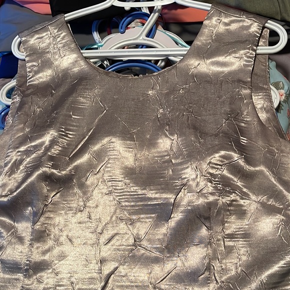 Gold dress back zip. No pockets, lined - Picture 5 of 5